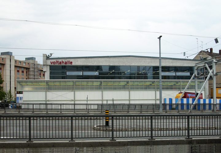 Voltahalle in Basel von außen